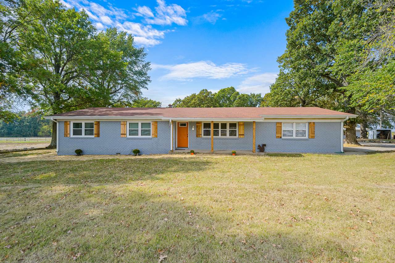 3537 Farm Road 93 - Photo 1