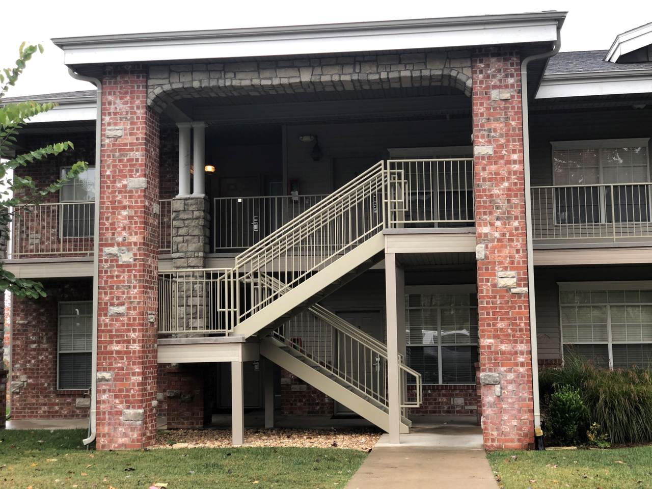201 Golf View Drive - Photo 1