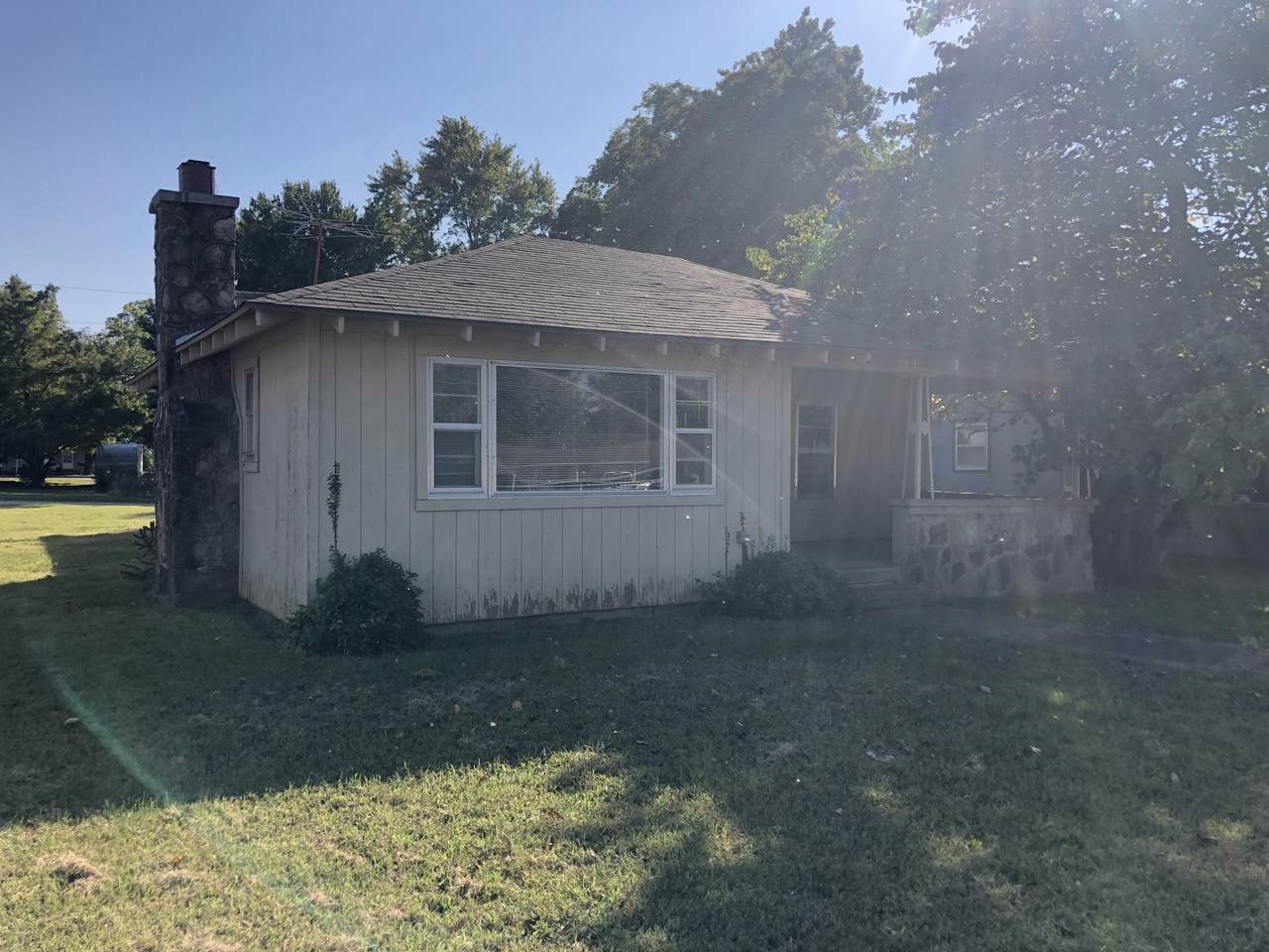 906 Broadway Street - Photo 1