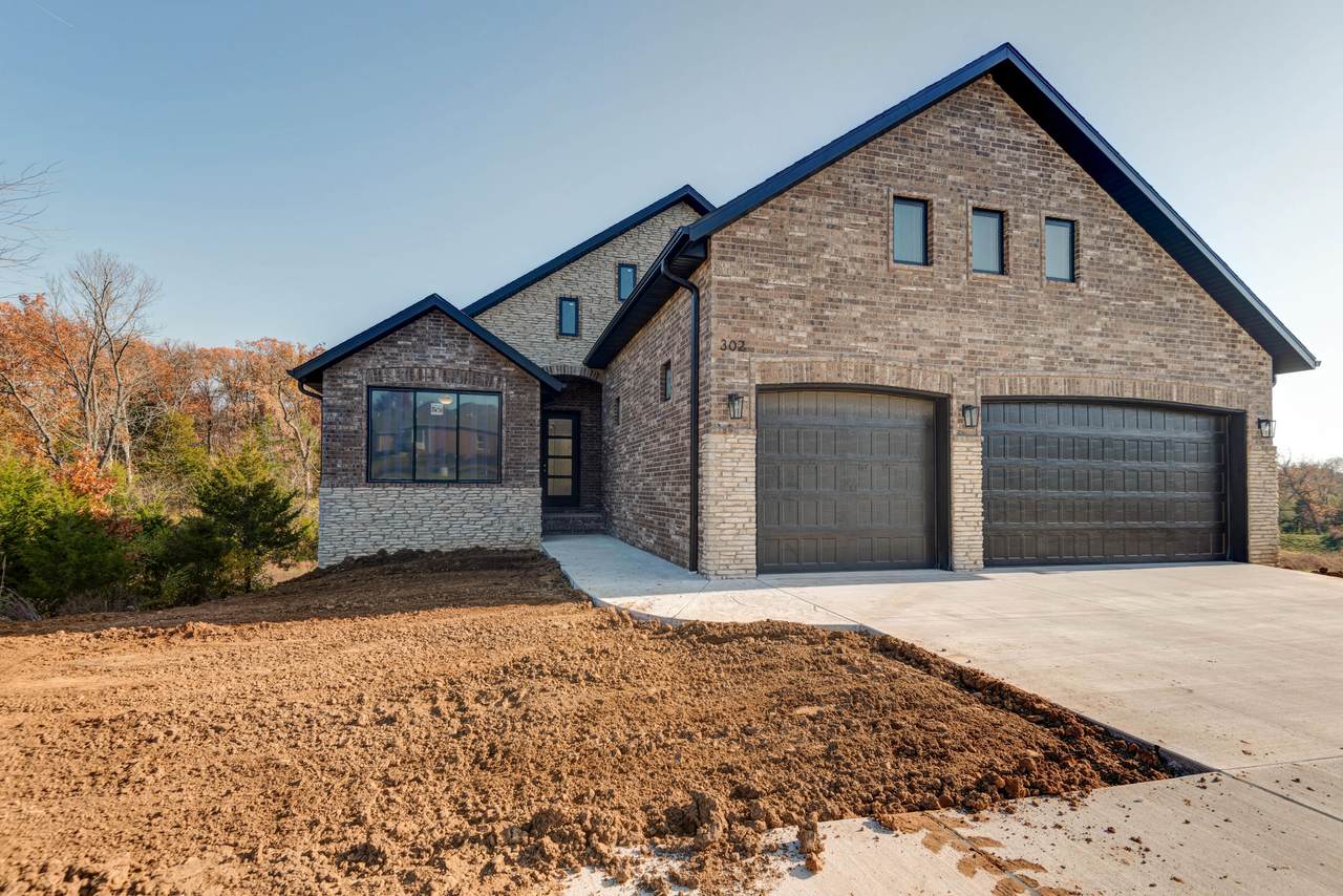 302 Hickory Hills Blvd - Photo 1