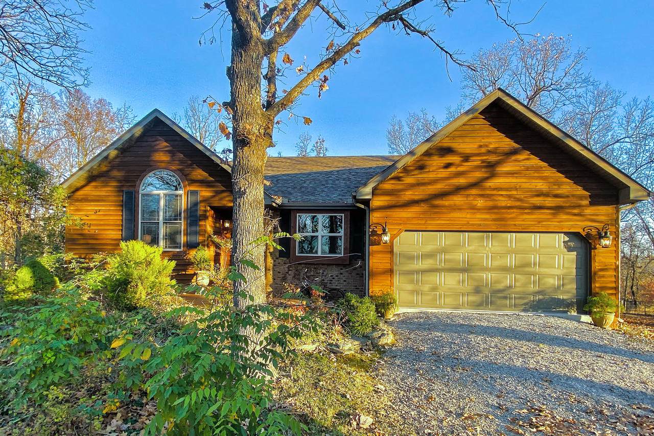 105 Dogwood Drive - Photo 1