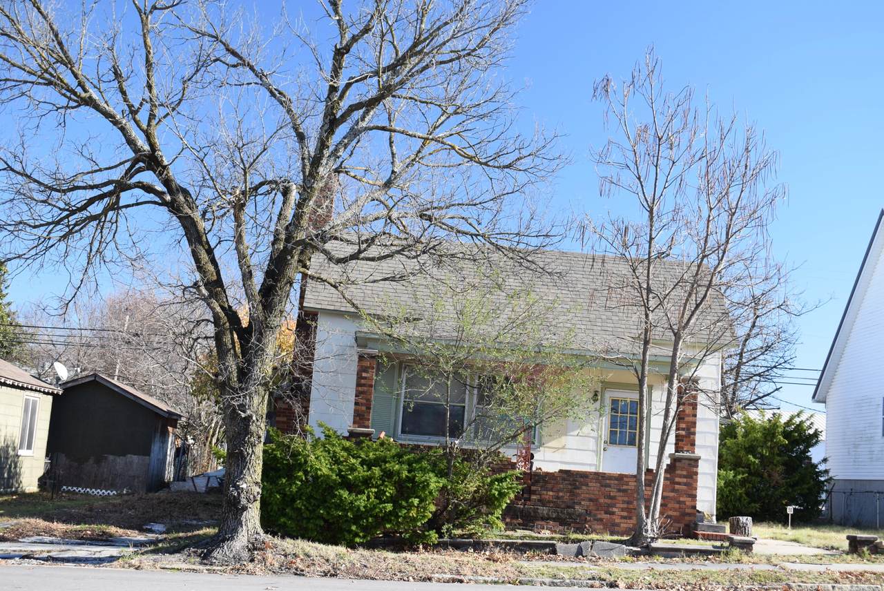 915 Main Street & Others - Photo 1