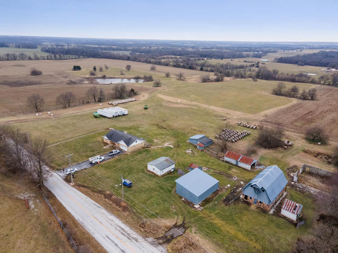 1605 Farm Road 97 - Photo 1