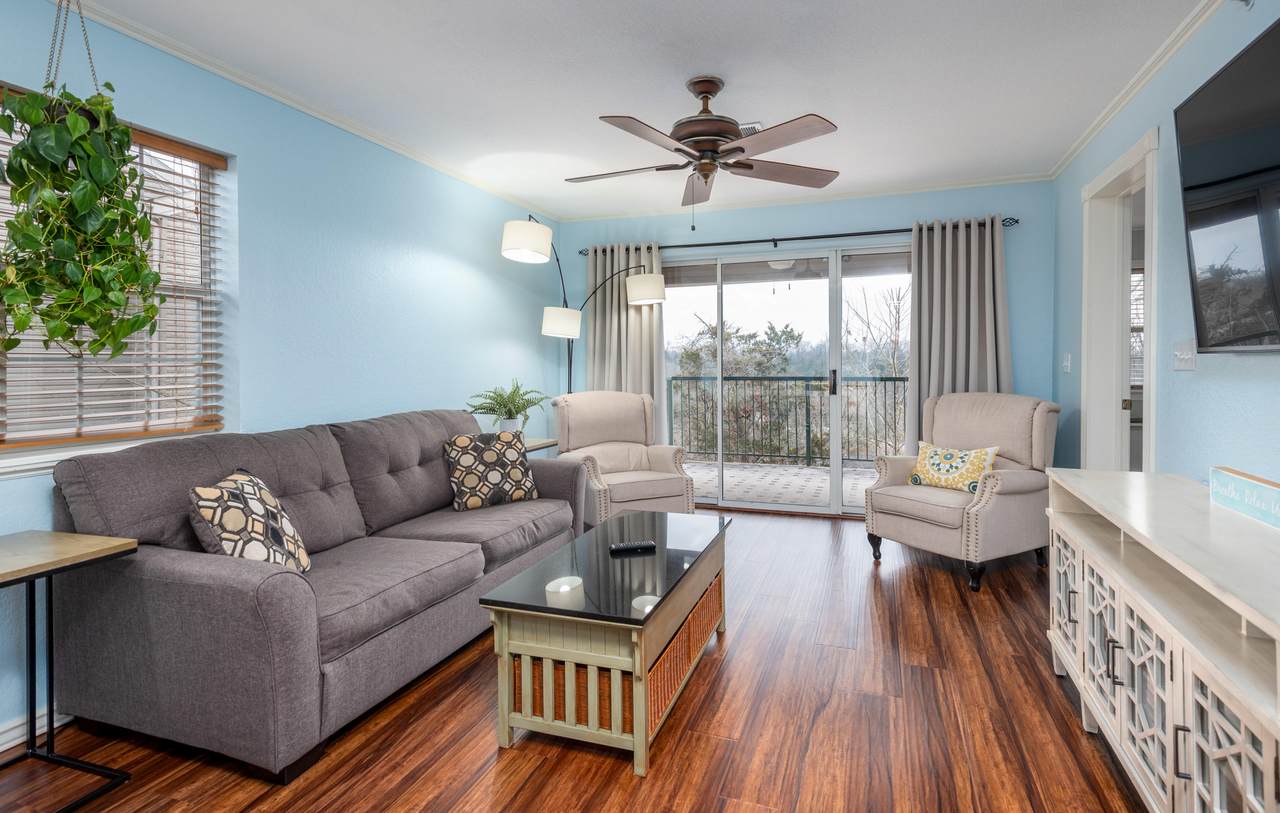 555 Valley View Road - Photo 1