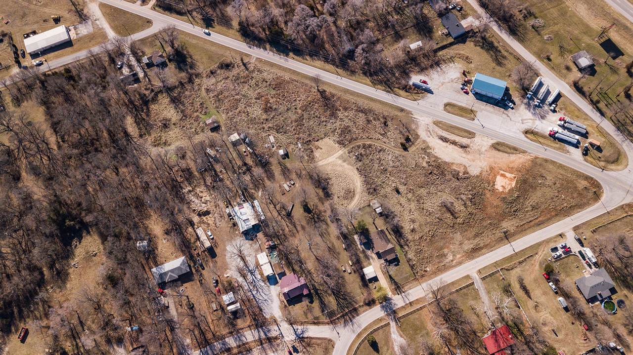 2188 Farm Rd 96 - Photo 1