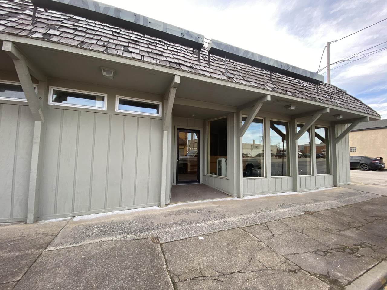 121 Main Avenue - Photo 1