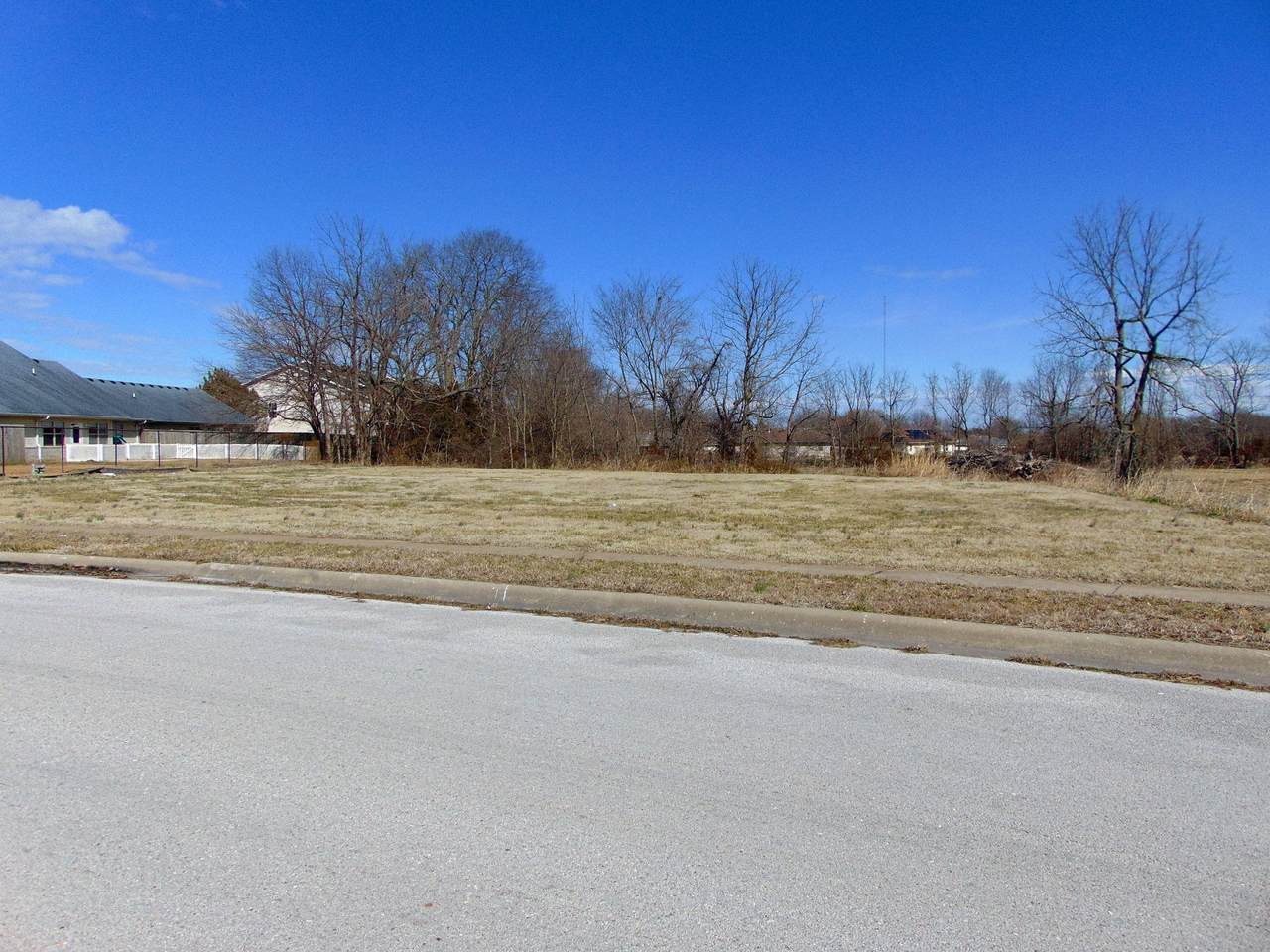 505 Brookfield Street - Photo 1