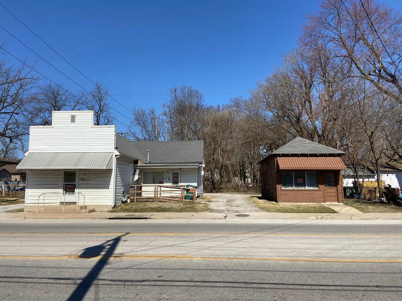613 Division Street - Photo 1