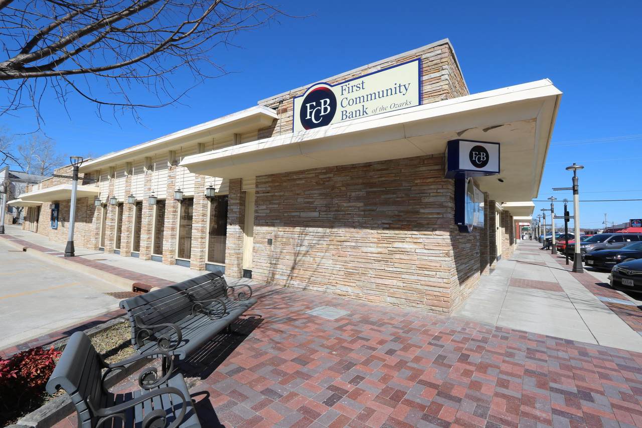121 Commercial Street - Photo 1