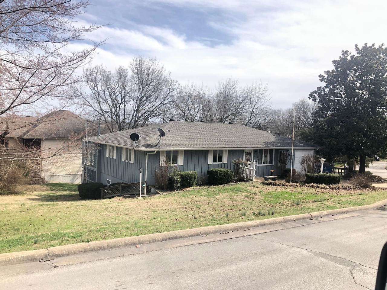 1029 Cliff Drive - Photo 1