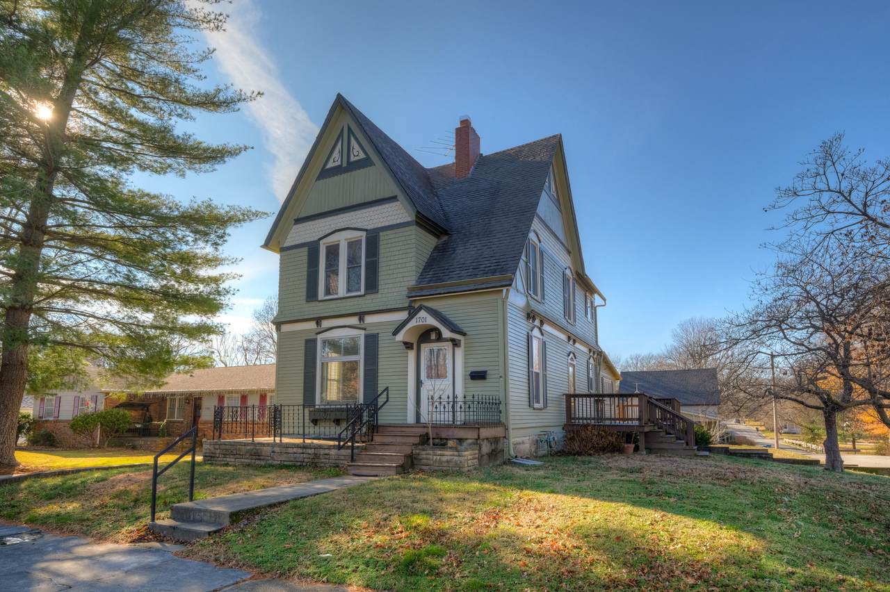 1701 Grand Avenue - Photo 1