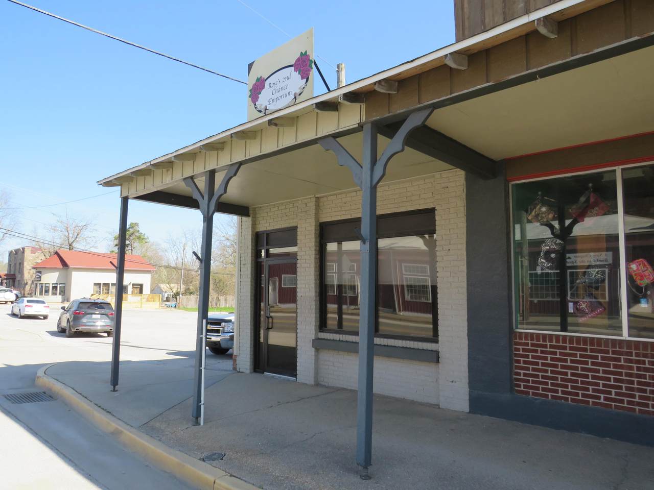 112 Commercial Street - Photo 1