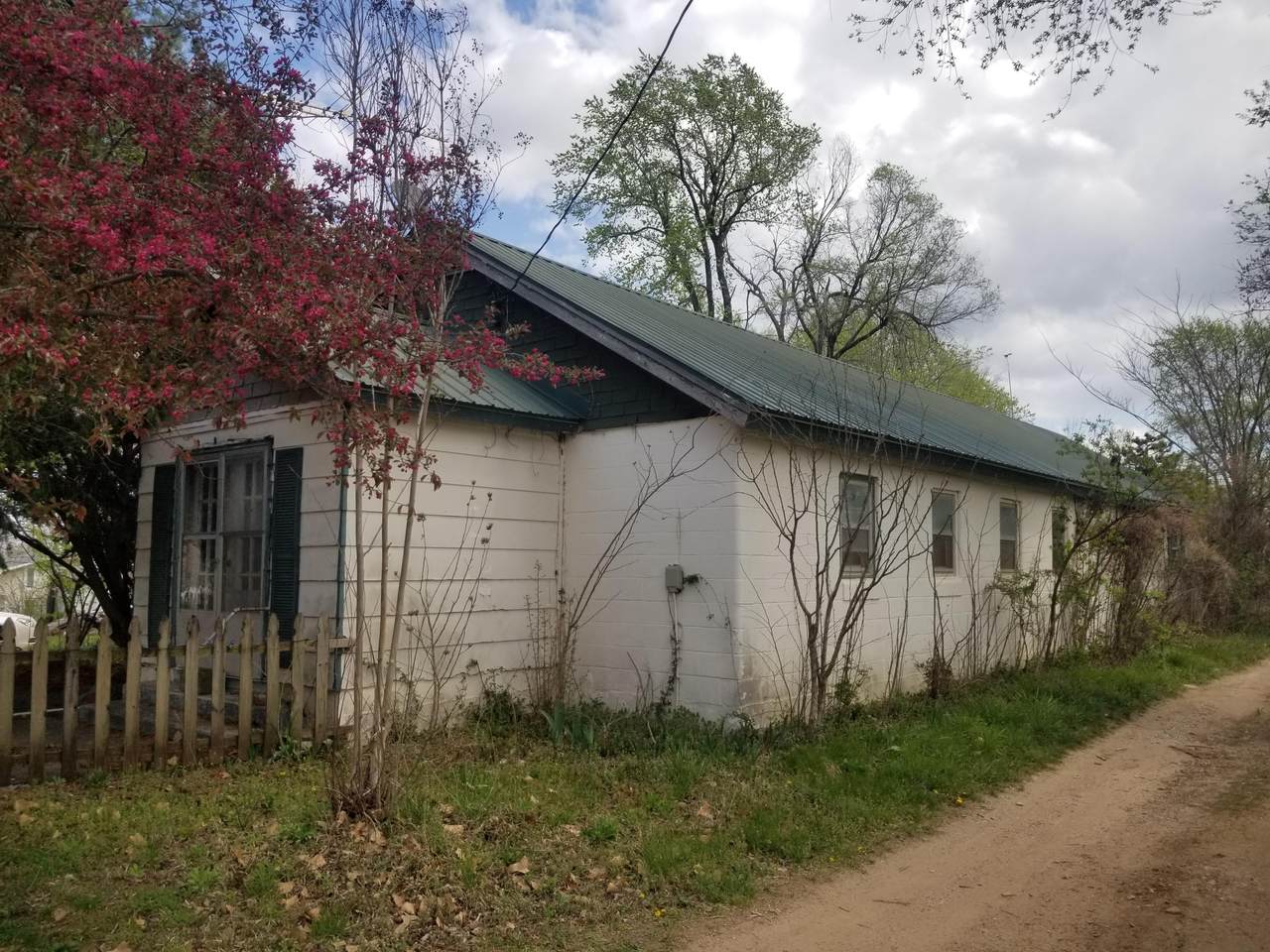 305 Golden - Photo 1