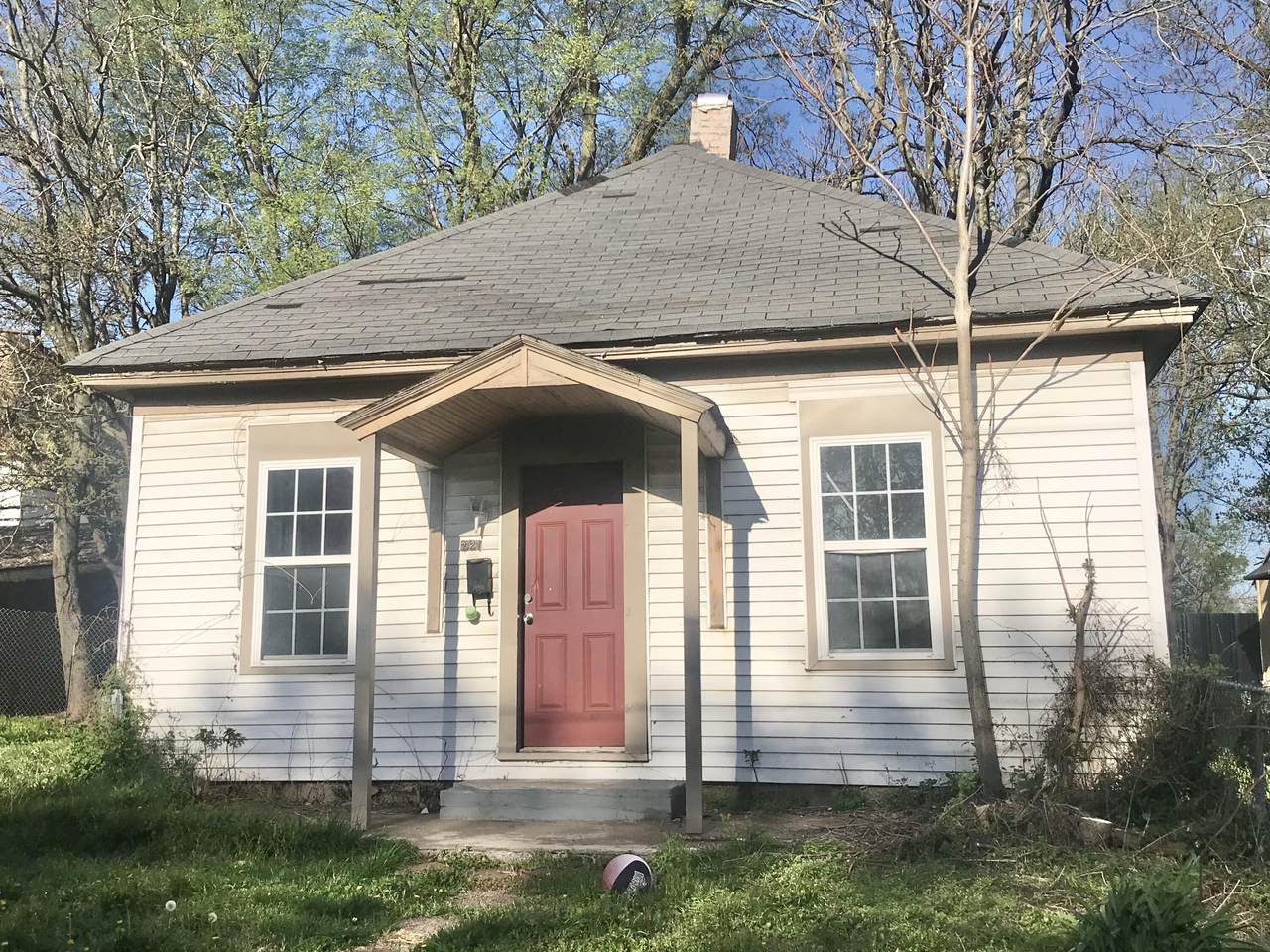 221 Broadway Avenue - Photo 1