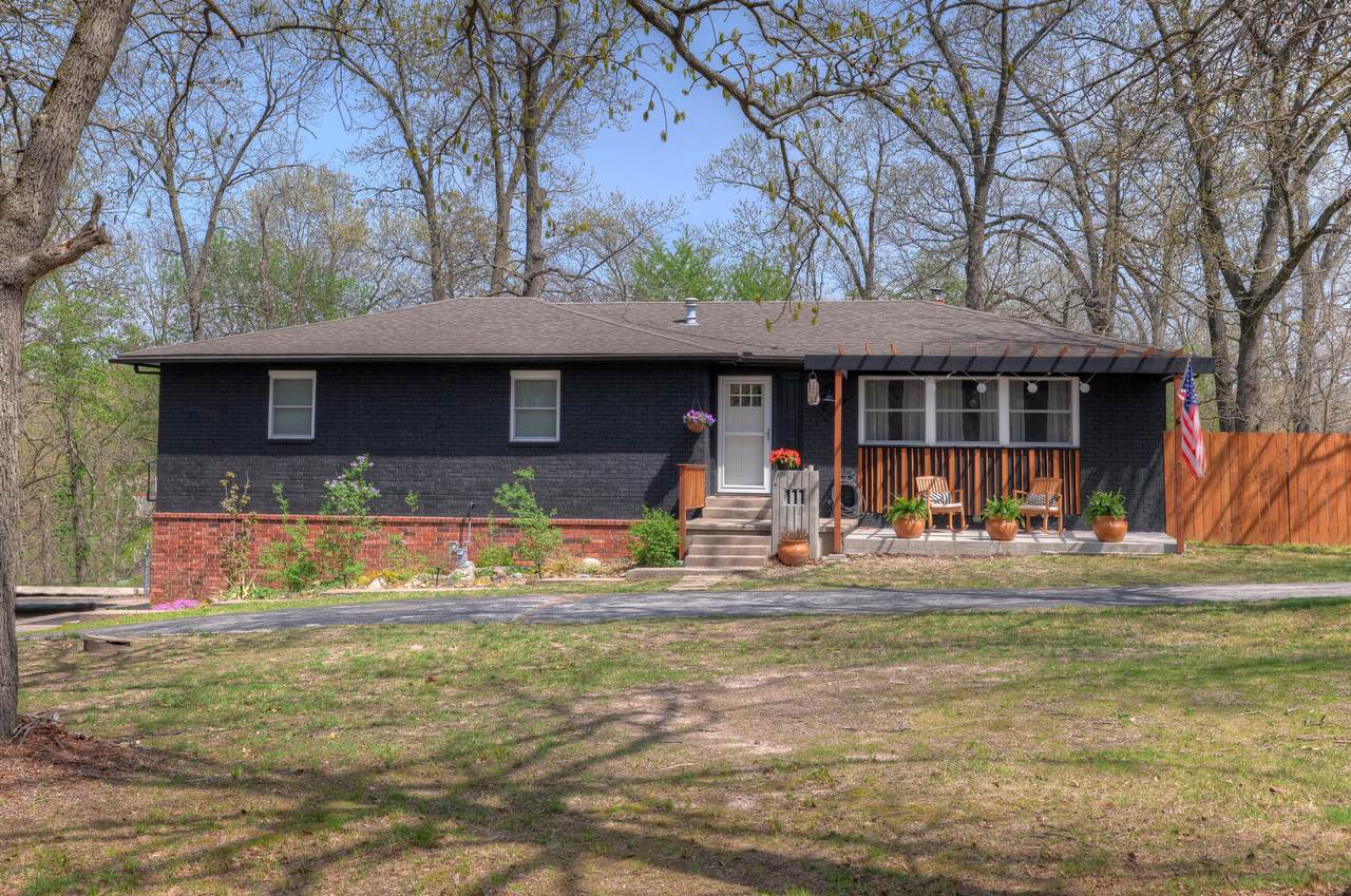 111 Hillview Drive - Photo 1