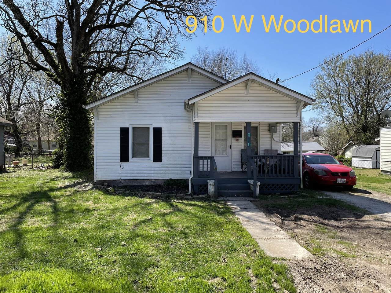 910 Woodlawn Street - Photo 1
