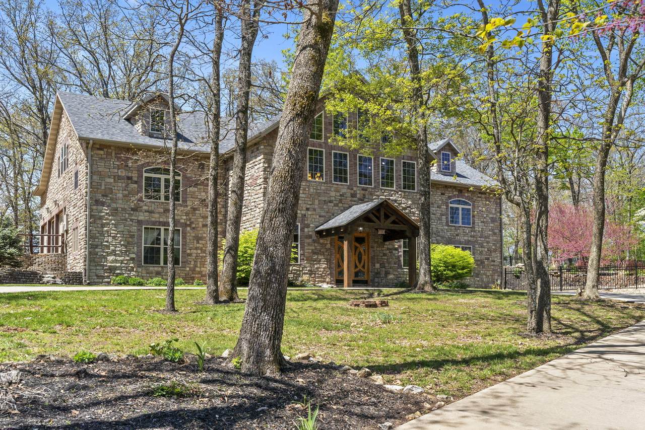 301 Estate Drive - Photo 1