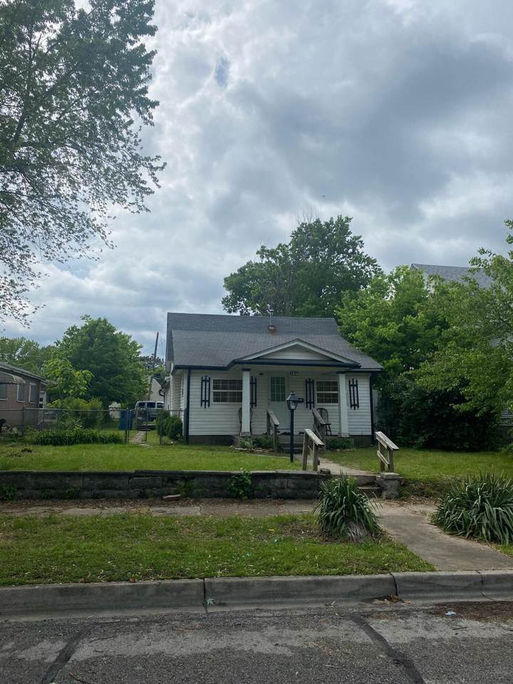 1916 Murphy Avenue - Photo 1