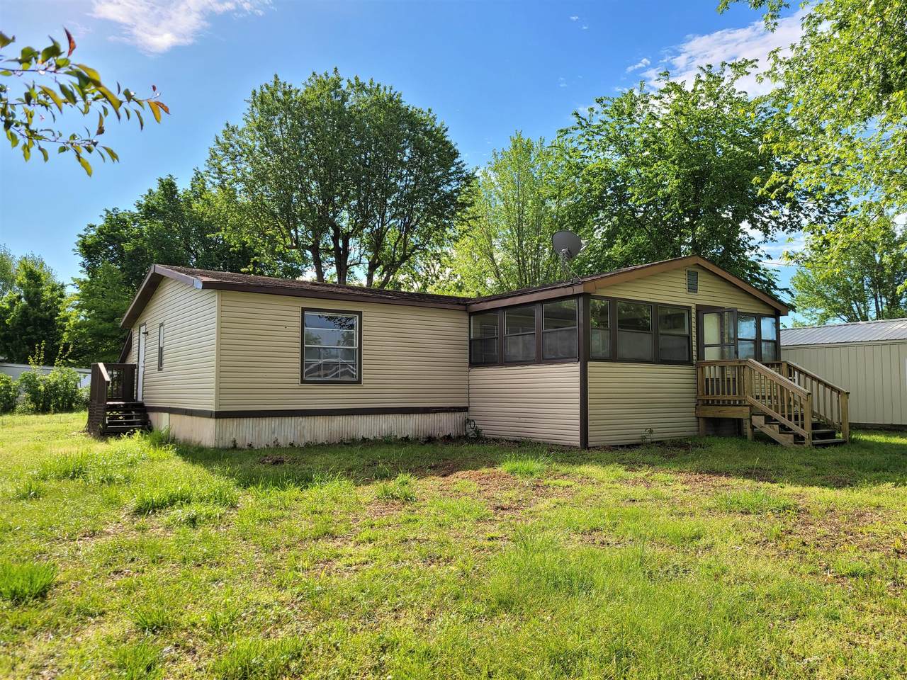 707 Roney Street - Photo 1