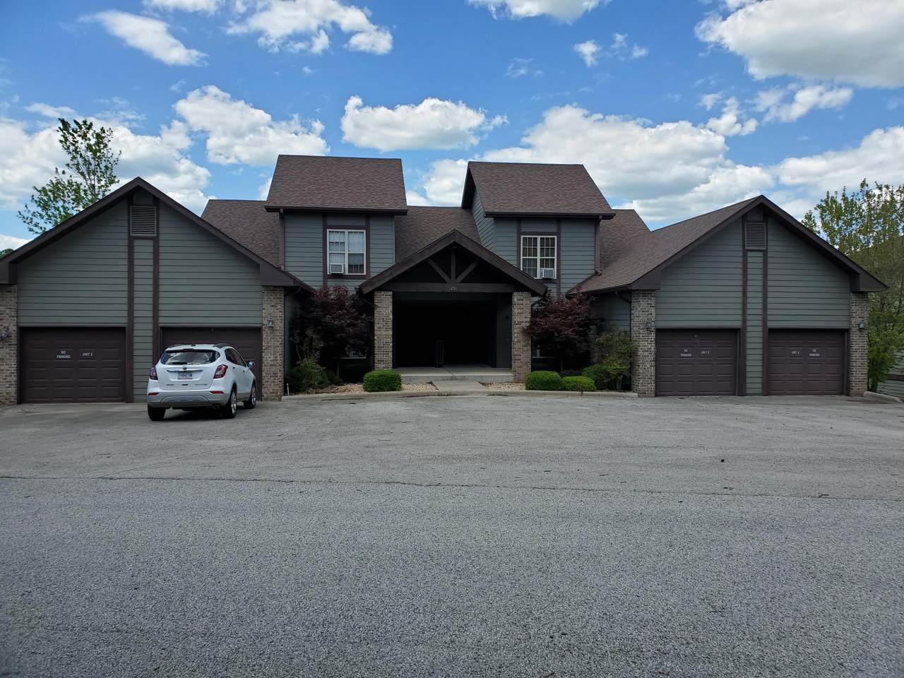 1201 Golf Drive - Photo 1