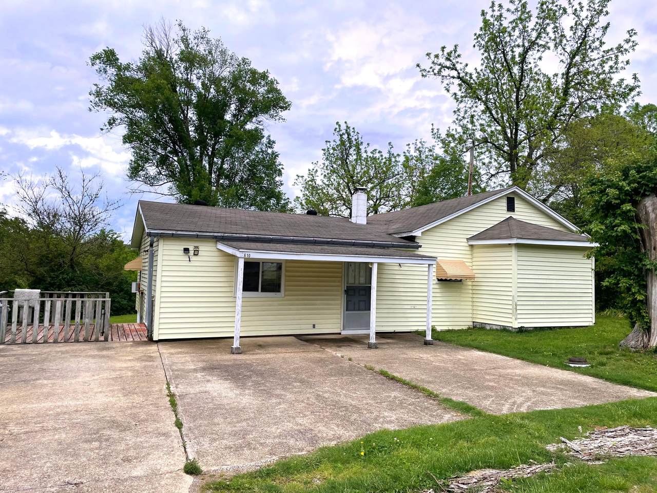 610 Bunch Avenue - Photo 1