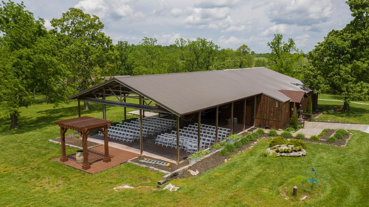 7368 Farm Road 186 - Photo 1