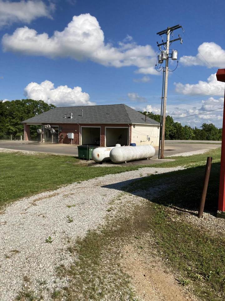 22211 Us-54 - Photo 1
