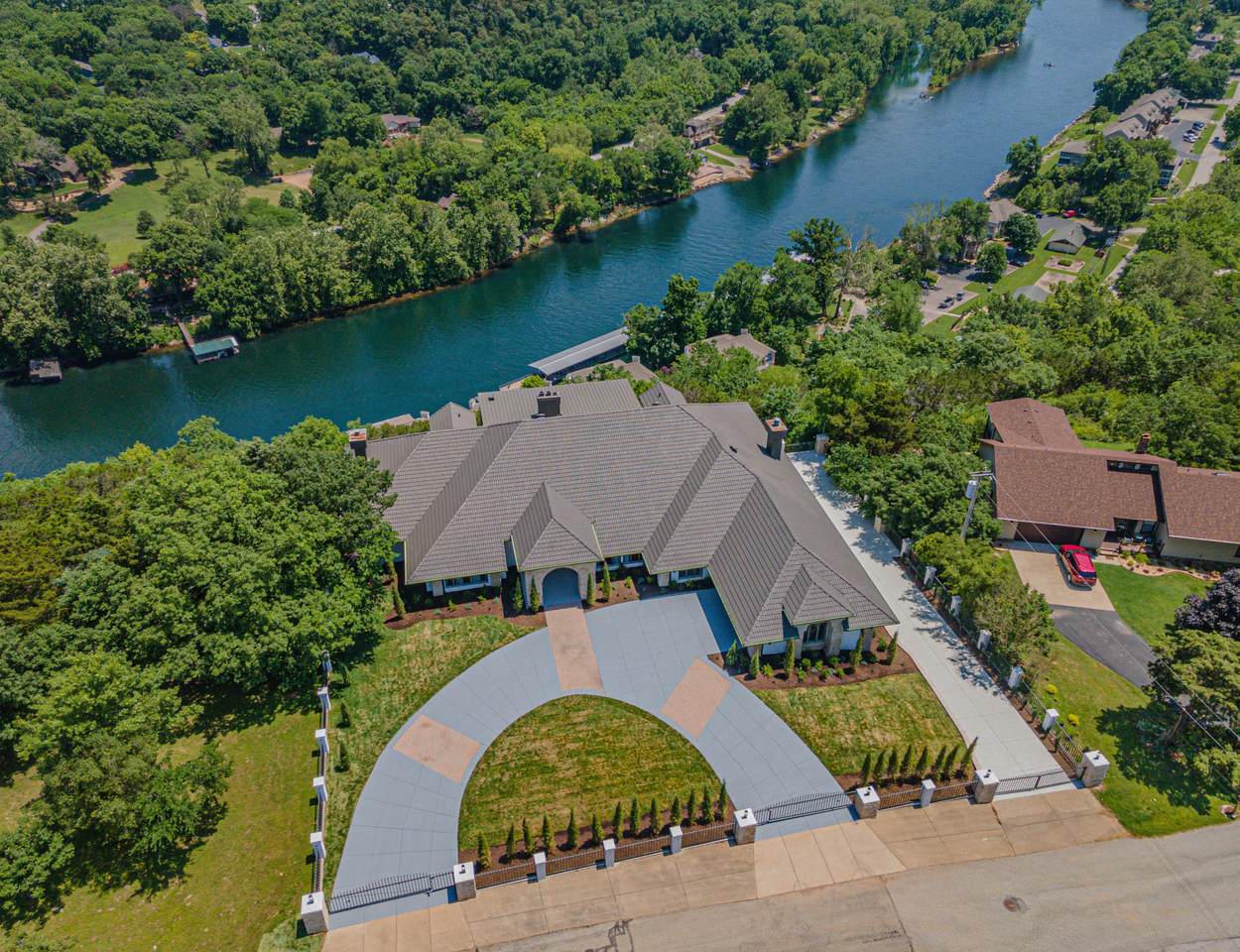 493 Shady Drive - Photo 1