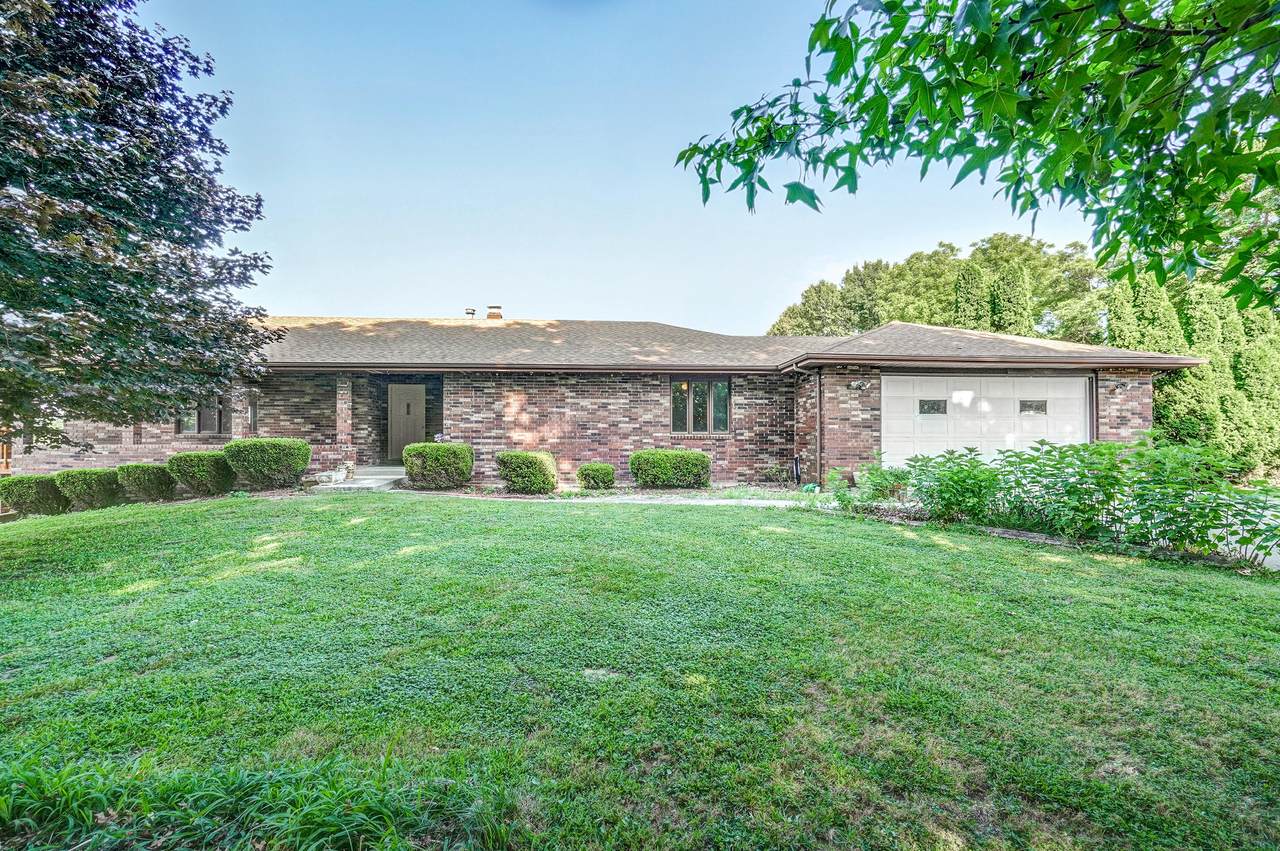 6230 Farm Rd 241 - Photo 1