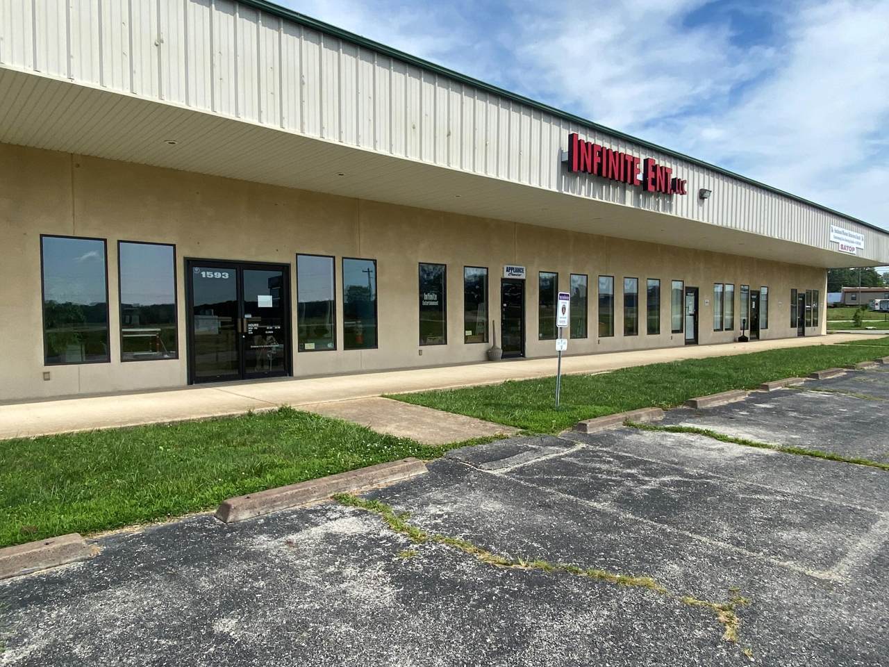 1593 North Us Highway 63 - Photo 1