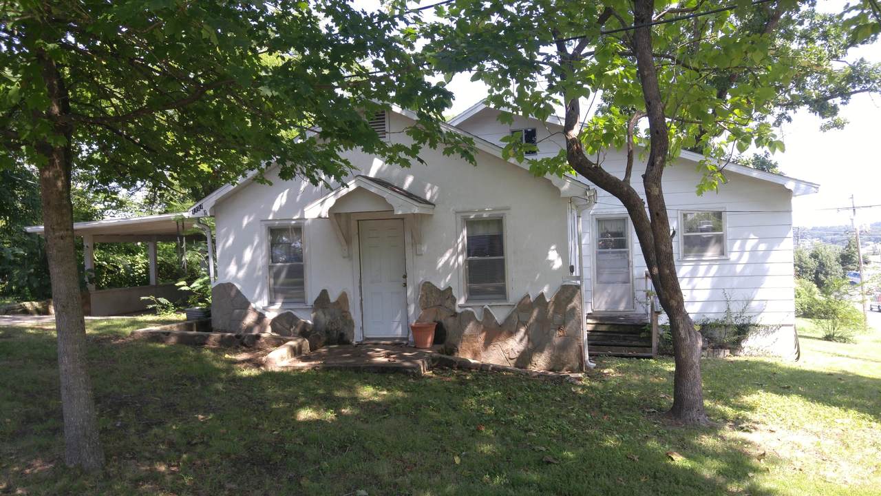 1107 Stanley Boulevard - Photo 1