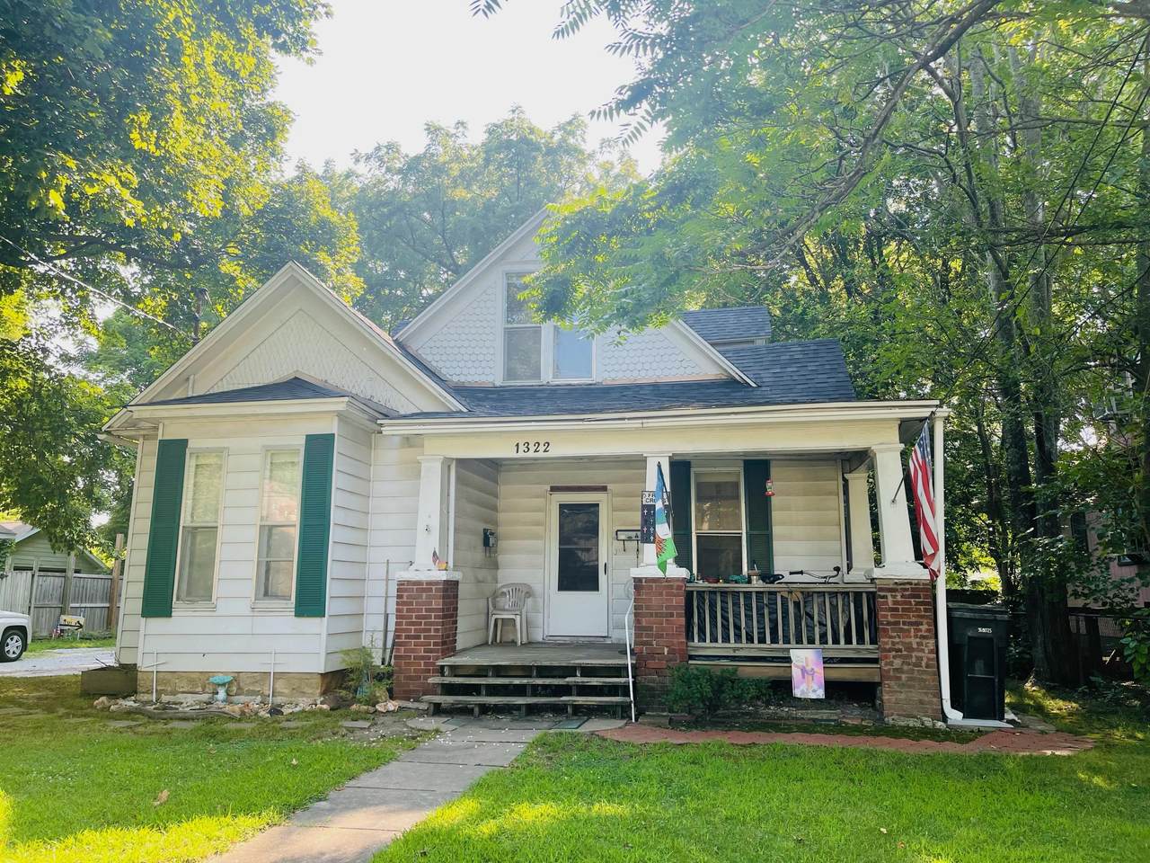 1322 Grant Avenue - Photo 1