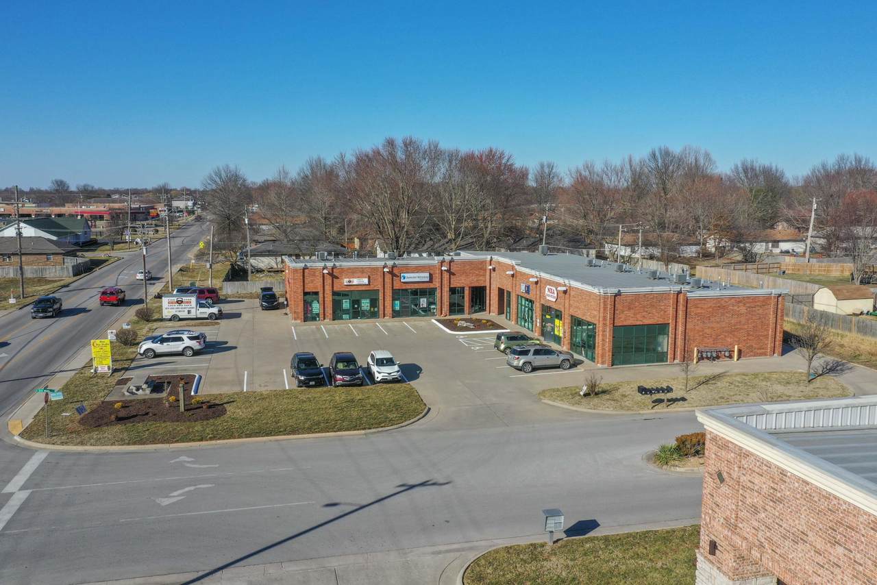 916 Main Street - Photo 1