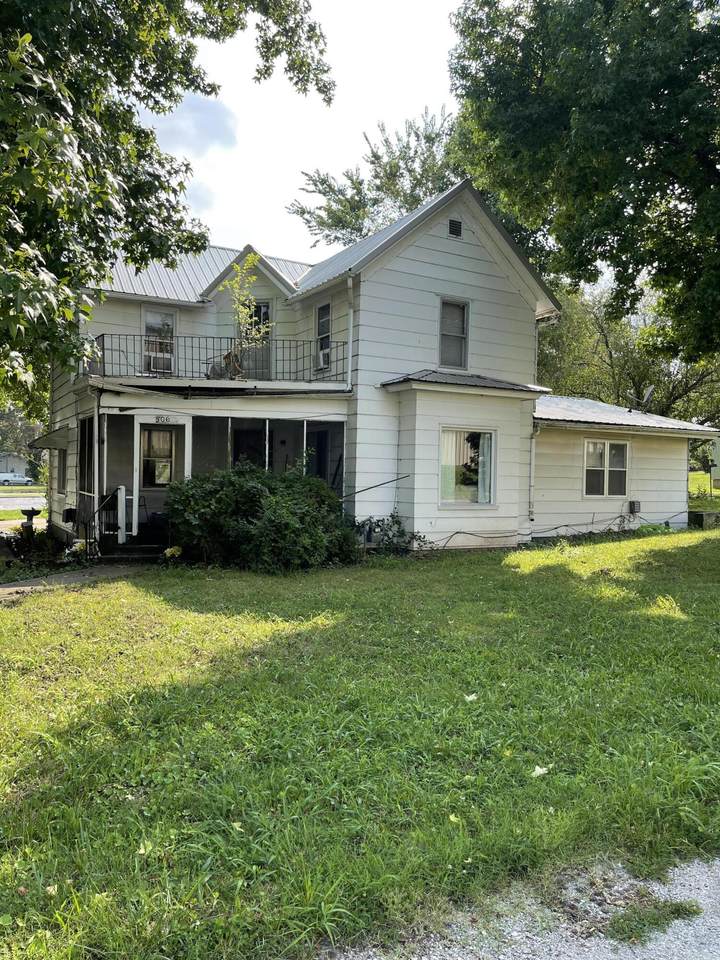 306 West Street - Photo 1
