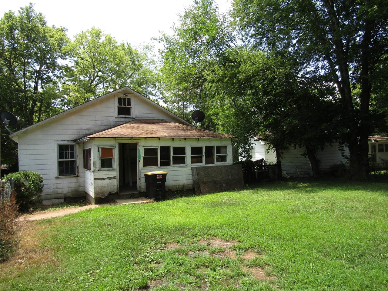 205 Morgan Street - Photo 1