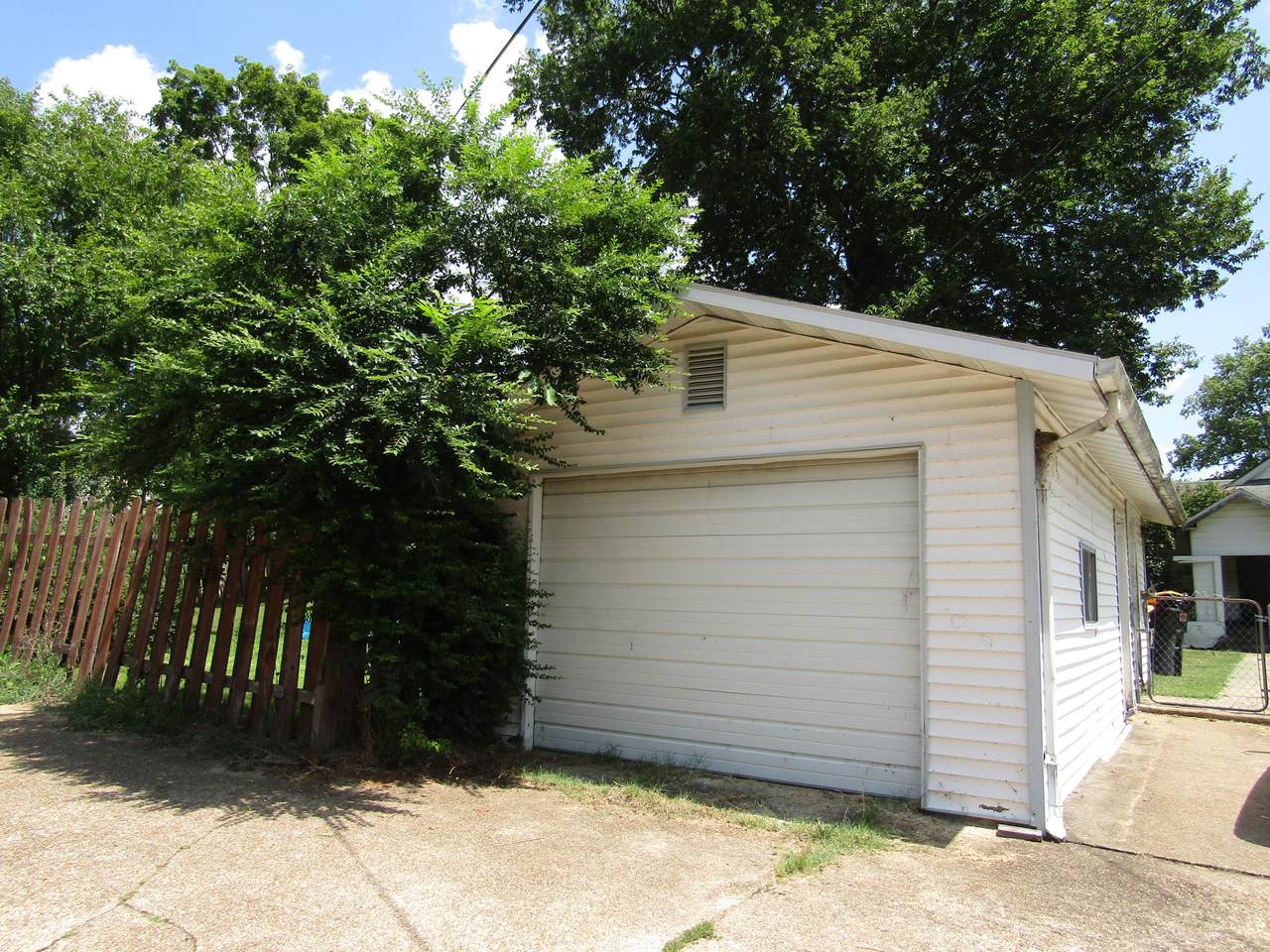 707 Walnut - Photo 1