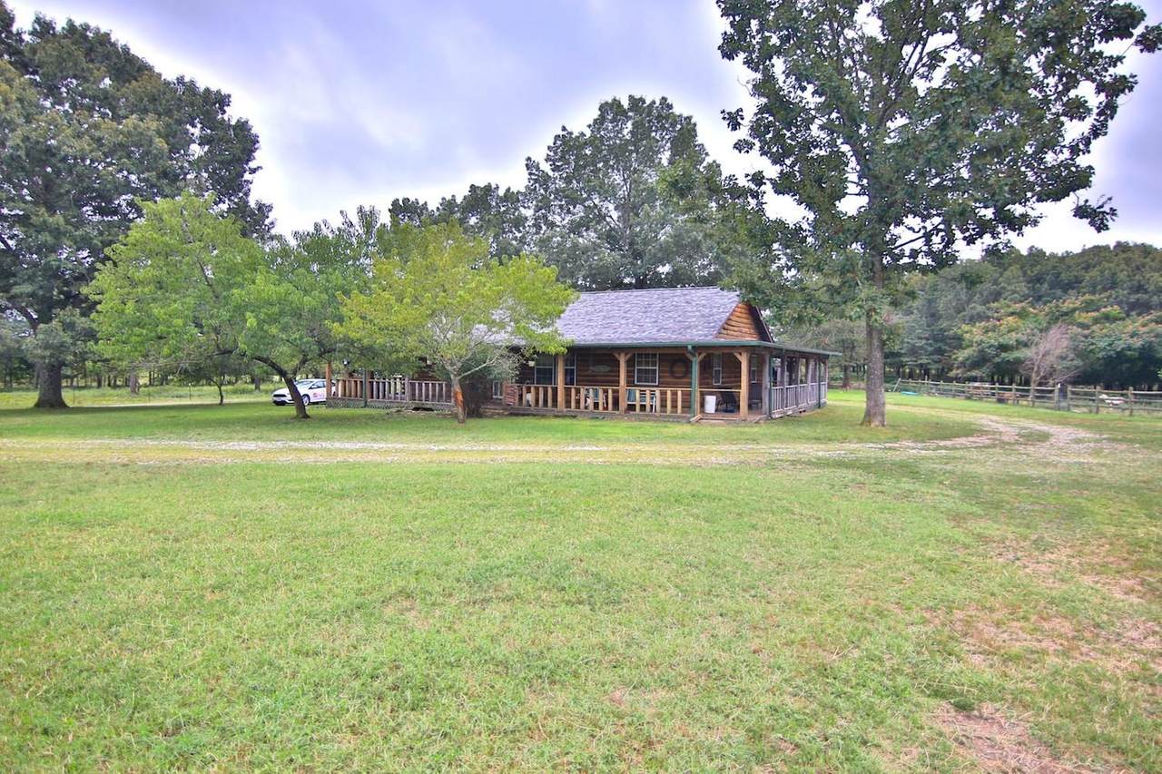 8474 County Road 9240 - Photo 1