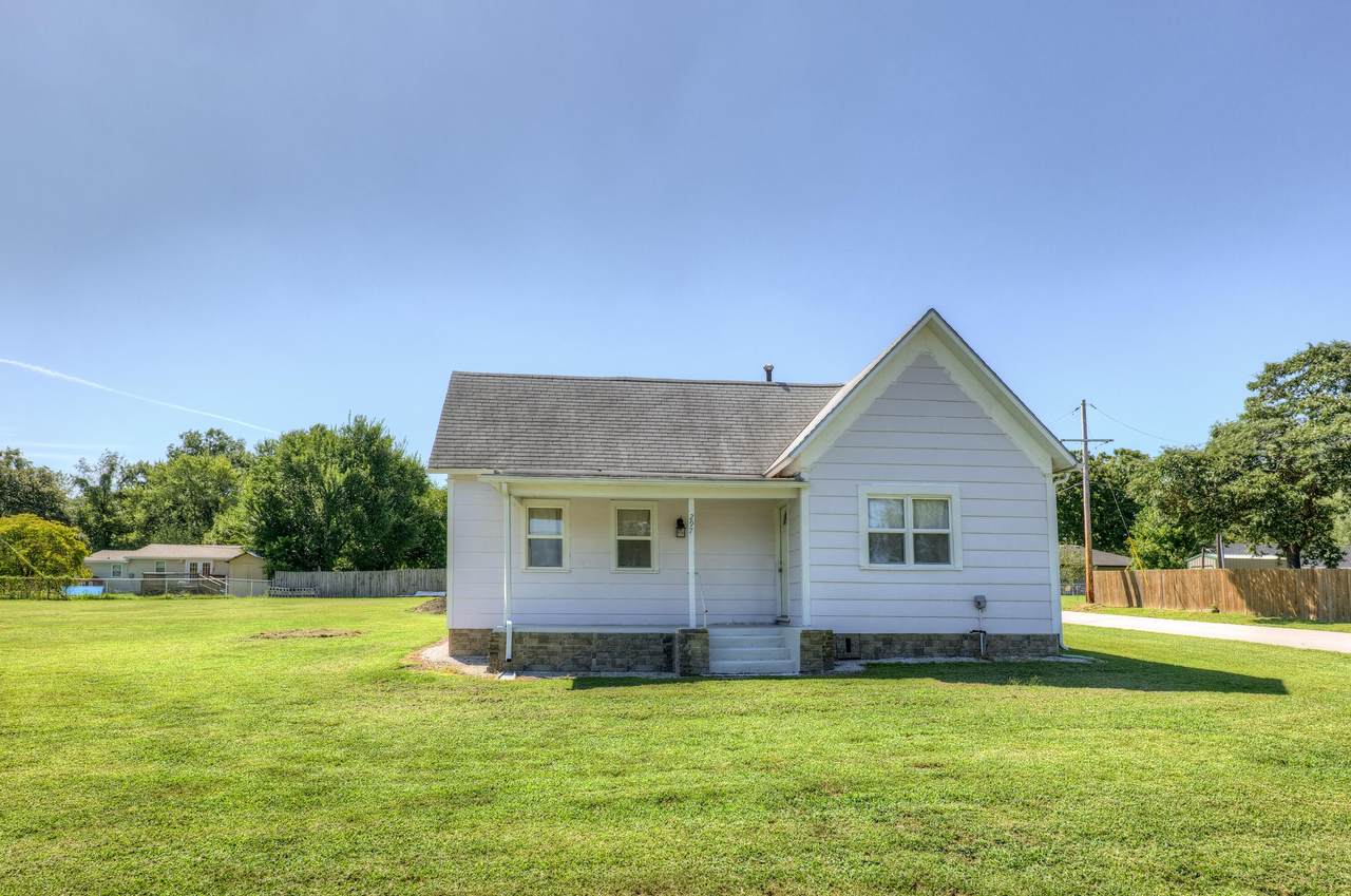 297 Davis Street - Photo 1