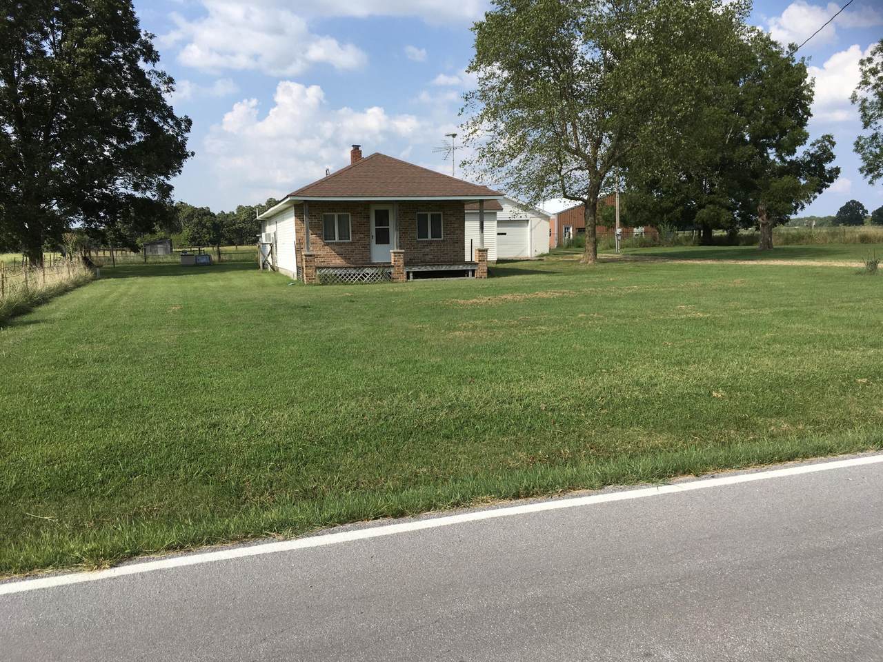 4041 Farm Road 38 - Photo 1
