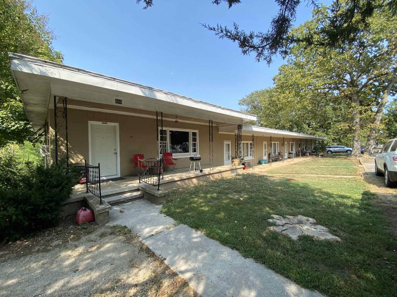 809 Shadowrock Drive - Photo 1
