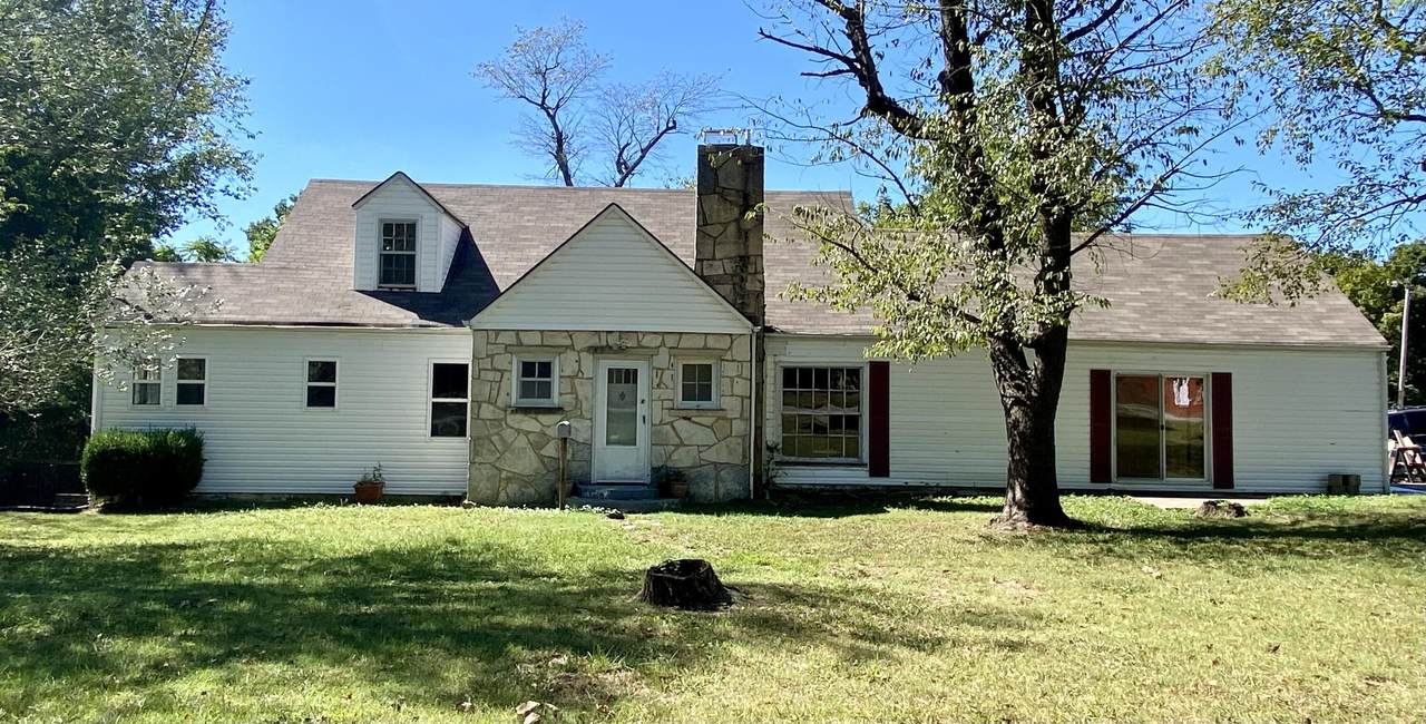 402 6th Street - Photo 1