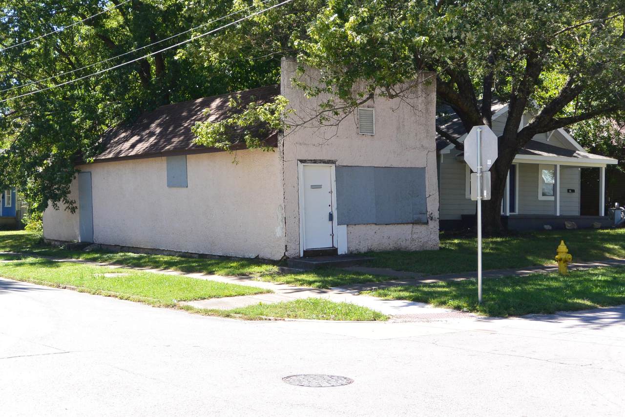 800 Locust Street - Photo 1