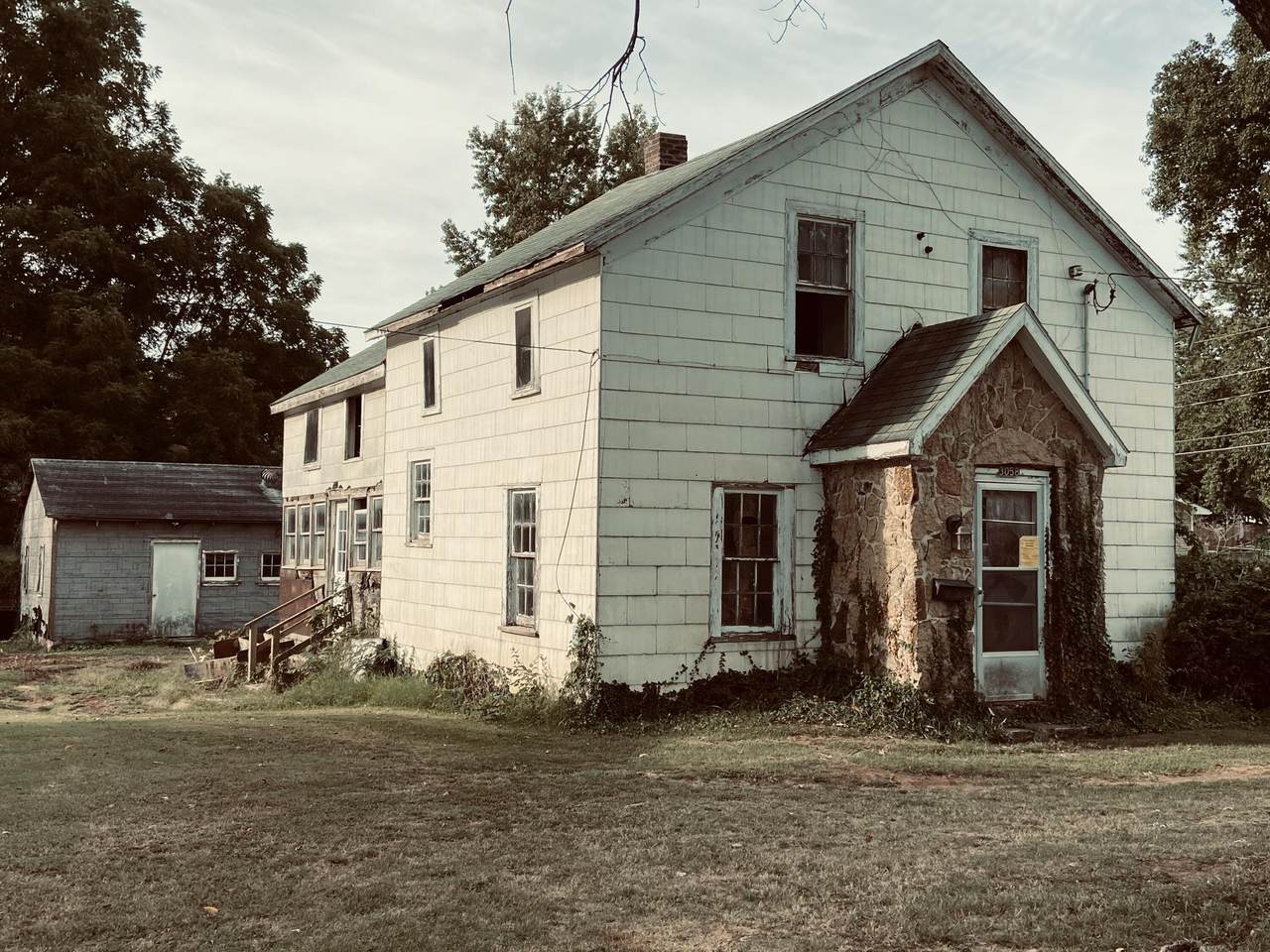 3058 Mount Vernon Street - Photo 1