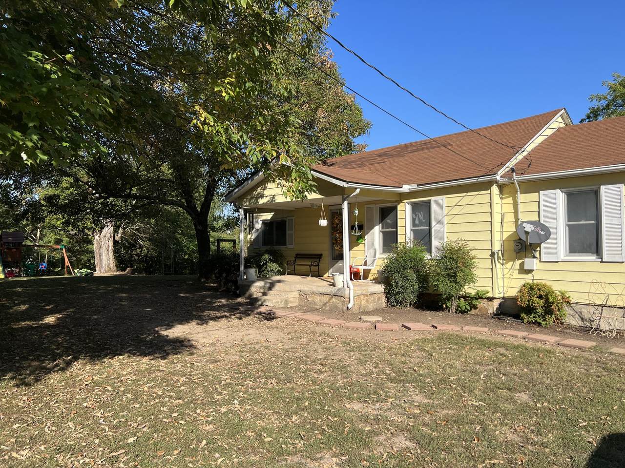 922 Vine - Photo 1