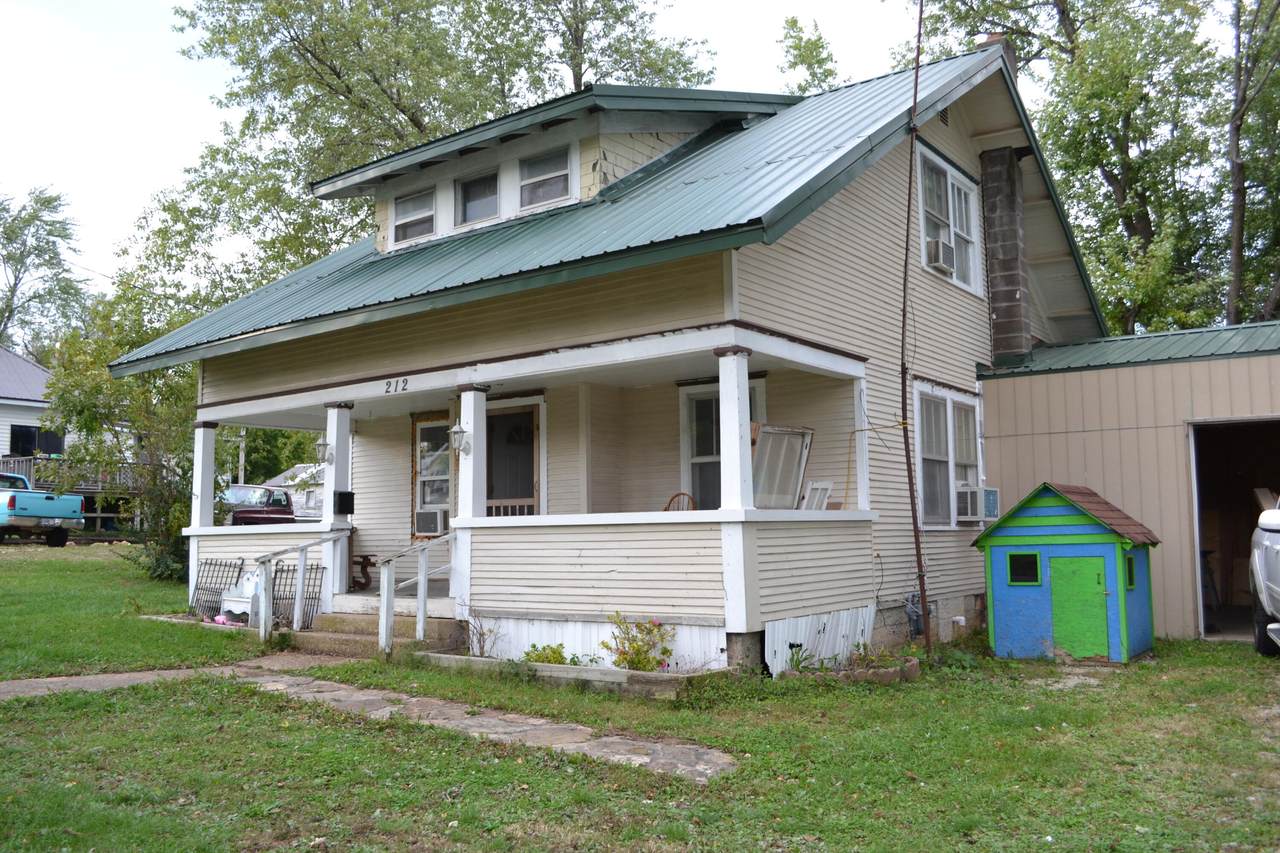 212 11th Street - Photo 1