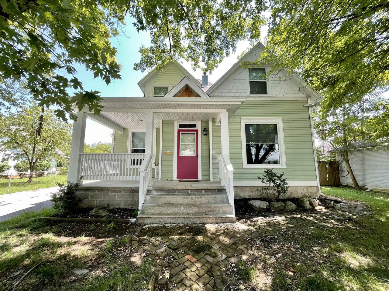 642 Main Avenue - Photo 1