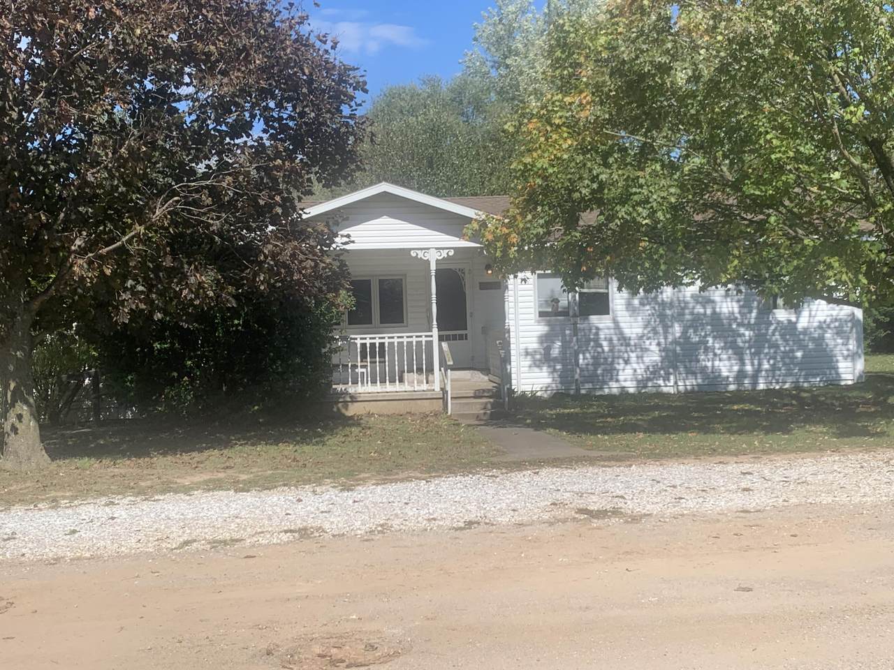 319 Dixon Drive - Photo 1