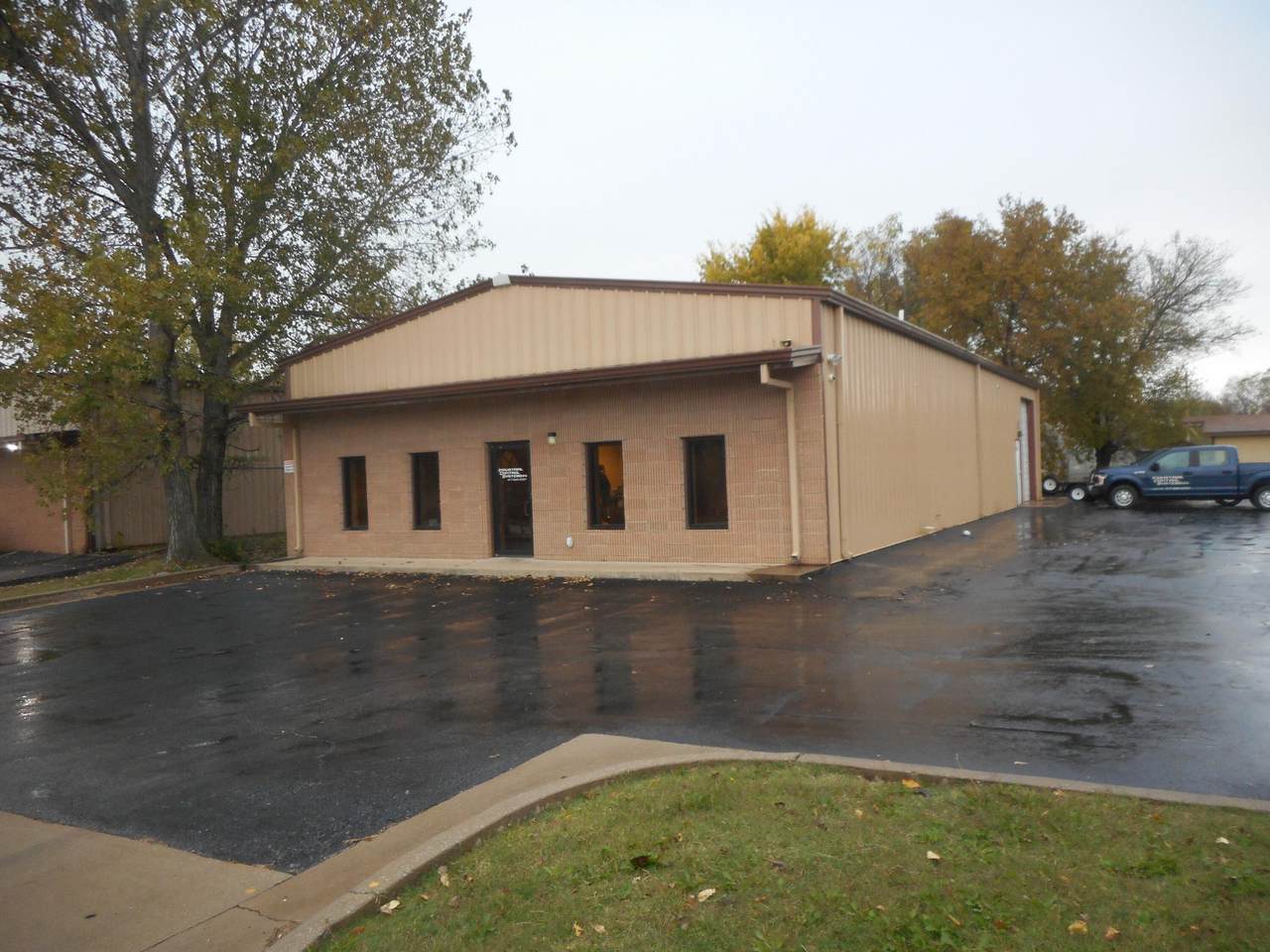 925 12 Street - Photo 1