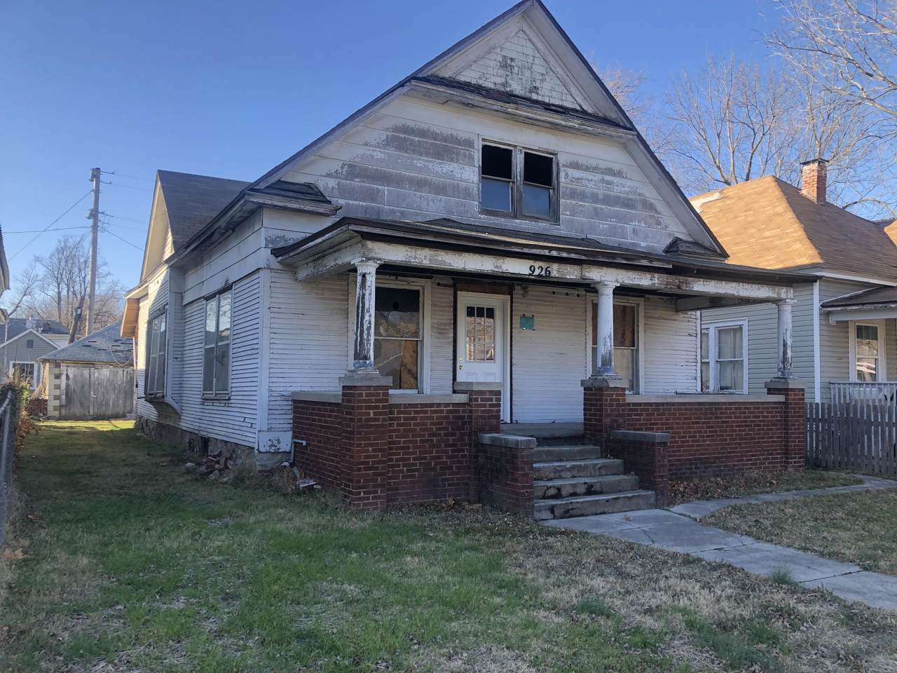 926 Chestnut Avenue - Photo 1