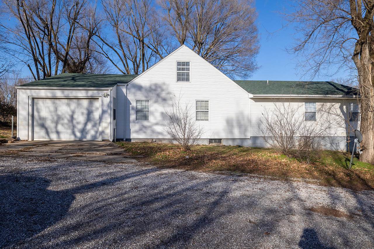 3841 Farm Road 143 - Photo 1